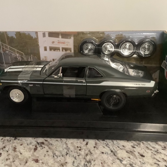 1:18 Scale Ertl Die Cast 1969 Yenko Nova 427. Original - Picture 3 of 10